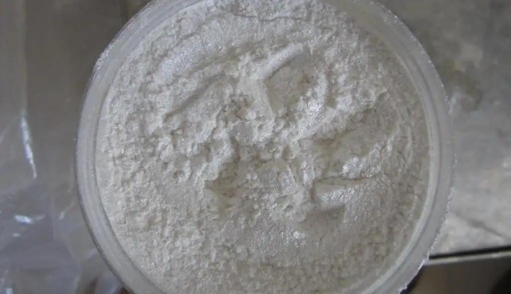 Pigment for white shoe dye