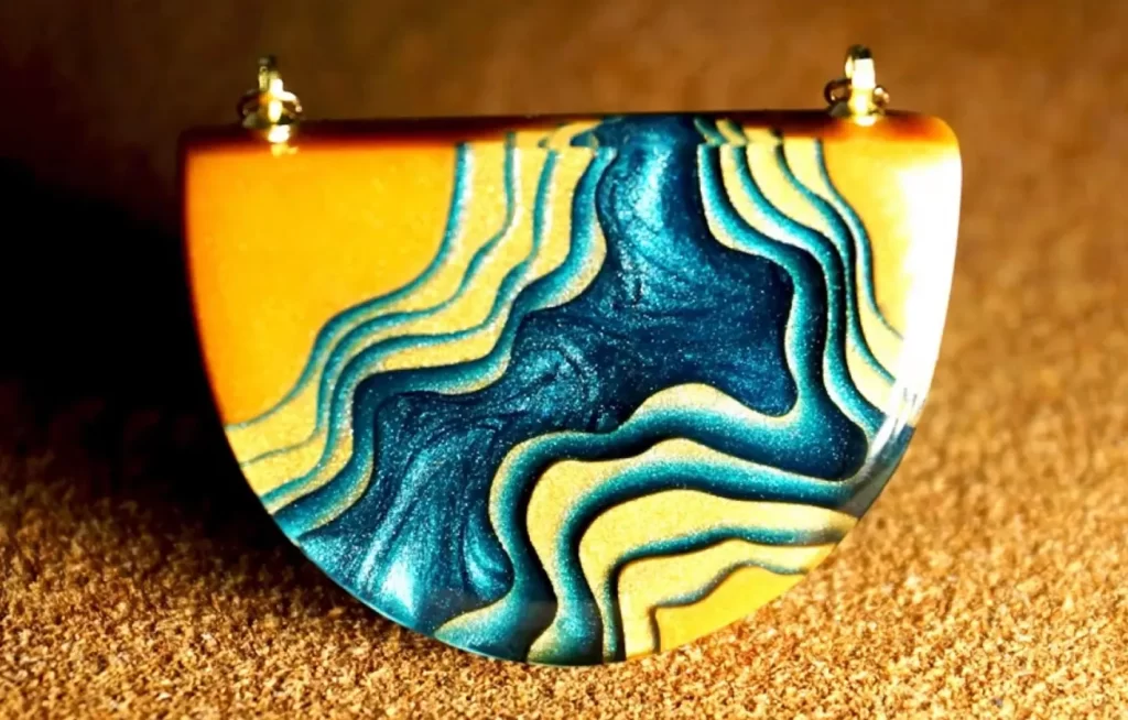 Mica epoxy resin crafts